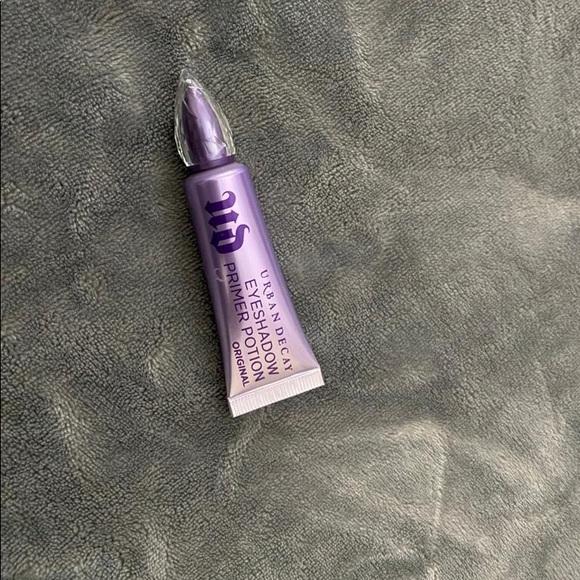 Urban Decay Primer - Picture 6 of 7